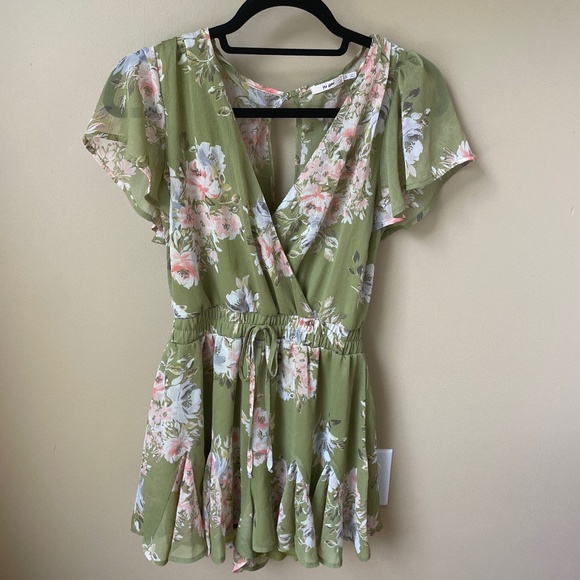 Francesca's Collections Dresses & Skirts - Green floral Romper